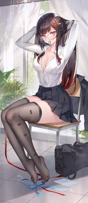 崩坏：星穹铁道,honkai,花火,sparkle,么赖赖,single,长发,長身像,视线正对,前发,breasts,茶发,坐姿,cleavage,全身,直刘海,褶皱裙,No-Bra,少女,丝袜,短裙,黑丝,迷你短裙,衬衫