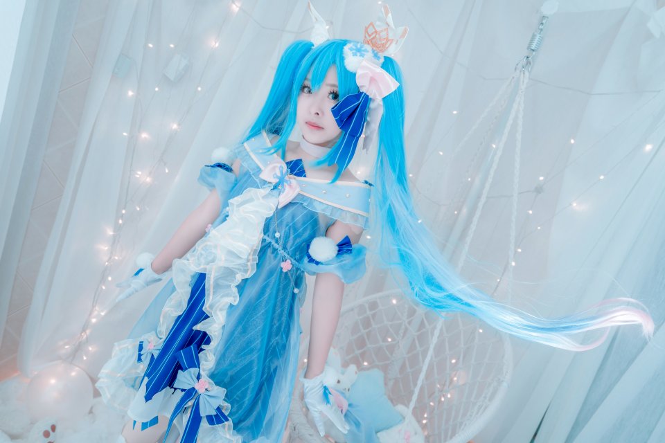 VOCALOID COS Miku 初音未来 双马尾 冬末miku