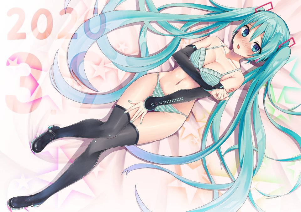 初音ミク VOCALOID B449 脸红 Bra 胸部 Cleavage 全身