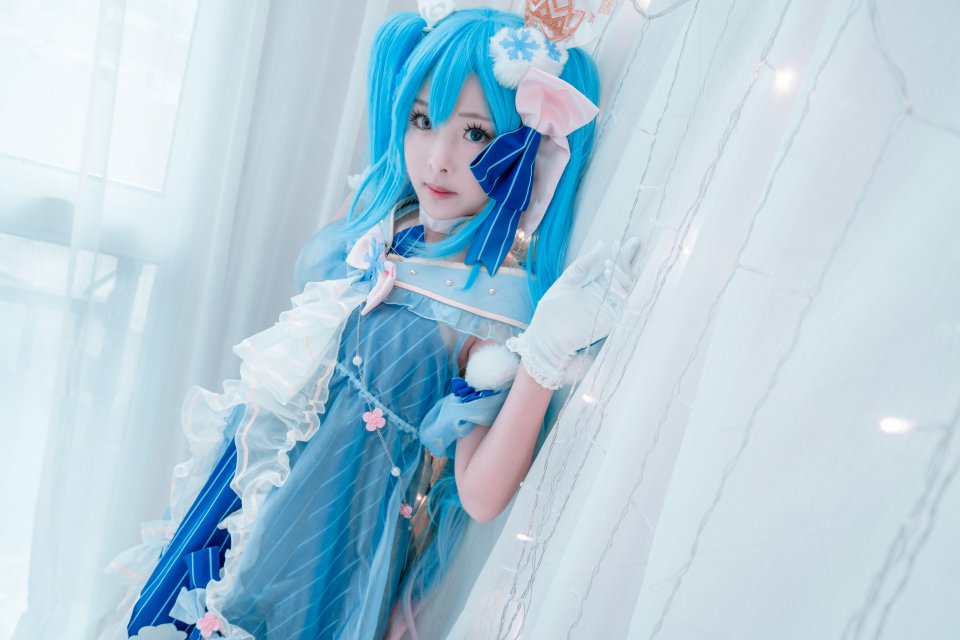 VOCALOID COS Miku 初音未来 双马尾 冬末miku