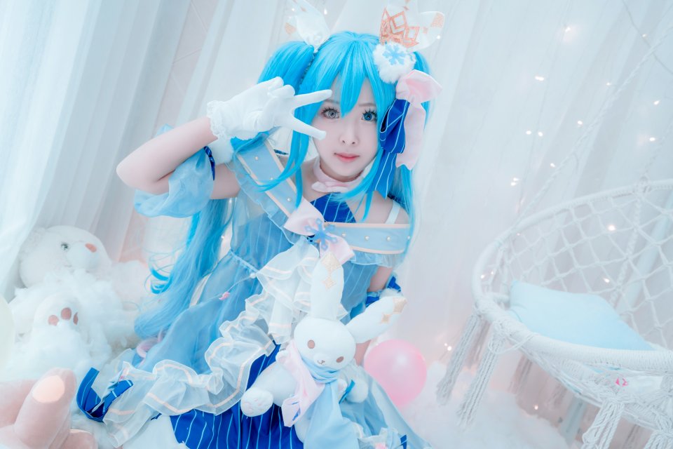 VOCALOID COS Miku 初音未来 双马尾 冬末miku