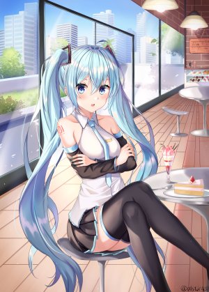 初音ミク,VOCALOID,zeroillya,前发,露肩,黑丝,碧眼,青发,脸红,咖啡,发饰,冰淇淋,长发,长袖,视线正对,迷你短裙,開いた口,衬衫,坐姿,短裙,single,草莓,tattoo,双马尾